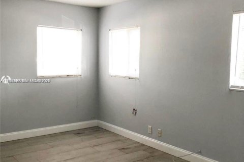 Casa en alquiler en Fort Lauderdale, Florida, 3 dormitorios № 1995187 - foto 9