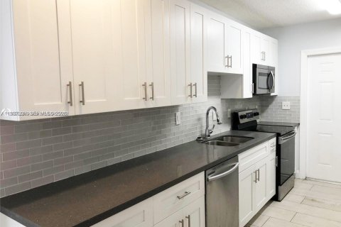 Casa en Fort Lauderdale, Florida 3 dormitorios № 1995187