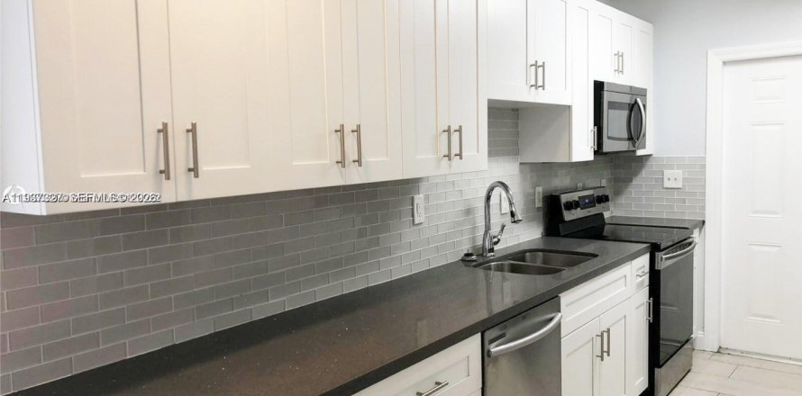 Casa en Fort Lauderdale, Florida 3 dormitorios № 1995187