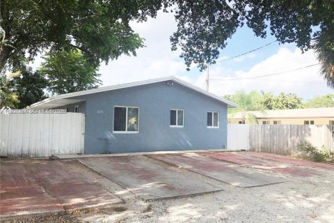 Casa en alquiler en Fort Lauderdale, Florida, 3 dormitorios № 1995187 - foto 21