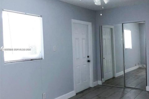 Casa en alquiler en Fort Lauderdale, Florida, 3 dormitorios № 1995187 - foto 7