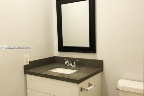 Casa en alquiler en Fort Lauderdale, Florida, 3 dormitorios № 1995187 - foto 11