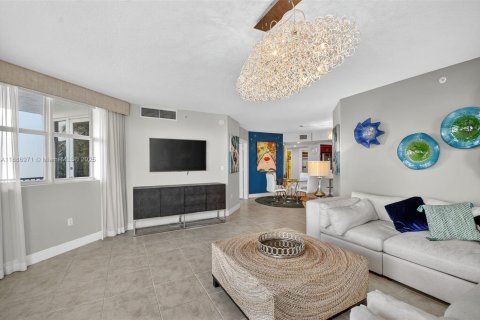 Condominio en venta en Boynton Beach, Florida, 3 dormitorios, 190.08 m2 № 1933762 - foto 15