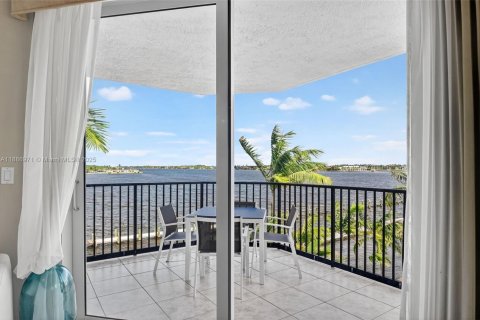 Condominio en venta en Boynton Beach, Florida, 3 dormitorios, 190.08 m2 № 1933762 - foto 19