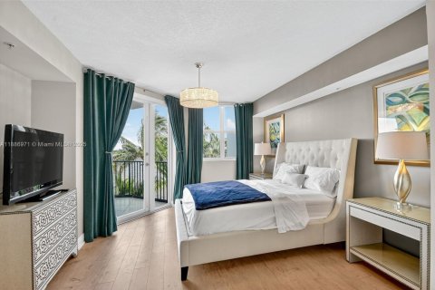 Condominio en venta en Boynton Beach, Florida, 3 dormitorios, 190.08 m2 № 1933762 - foto 23