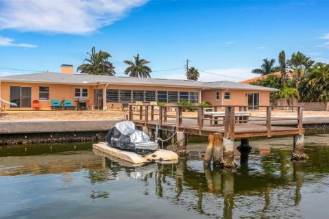 Land in Belleair Beach, Florida № 1400661 - photo 19