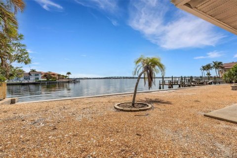 Land in Belleair Beach, Florida № 1400661 - photo 8