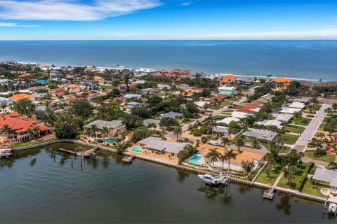 Land in Belleair Beach, Florida № 1400661 - photo 15