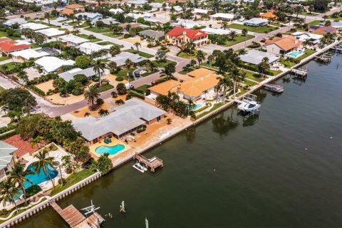 Land in Belleair Beach, Florida № 1400661 - photo 11