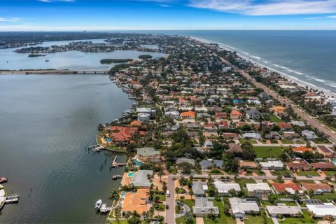 Land in Belleair Beach, Florida № 1400661 - photo 25