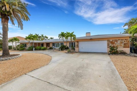 Land in Belleair Beach, Florida № 1400661 - photo 2