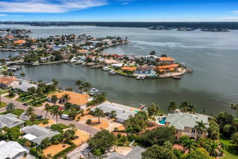 Land in Belleair Beach, Florida № 1400661 - photo 9