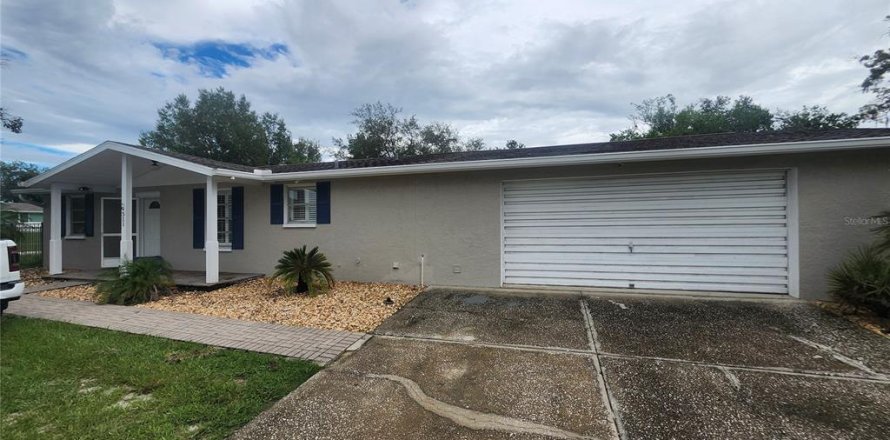 Villa ou maison à Spring Hill, Floride 3 chambres, 114.46 m2 № 1914261