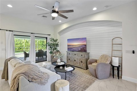 Casa en venta en Cape Coral, Florida, 4 dormitorios, 197.97 m2 № 2427586 - foto 4