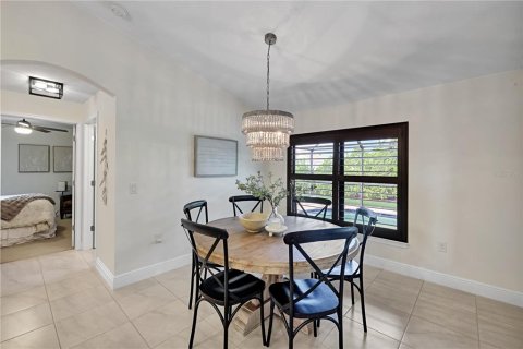 Casa en venta en Cape Coral, Florida, 4 dormitorios, 197.97 m2 № 2427586 - foto 23