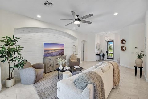 Casa en venta en Cape Coral, Florida, 4 dormitorios, 197.97 m2 № 2427586 - foto 17