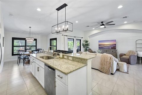 Casa en venta en Cape Coral, Florida, 4 dormitorios, 197.97 m2 № 2427586 - foto 18