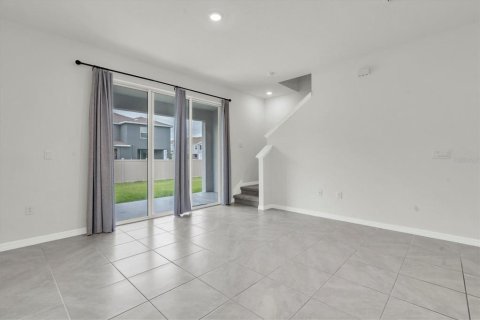 Townhouse in Wesley Chapel, Florida 3 bedrooms, 155.43 sq.m. № 1816811 - photo 11