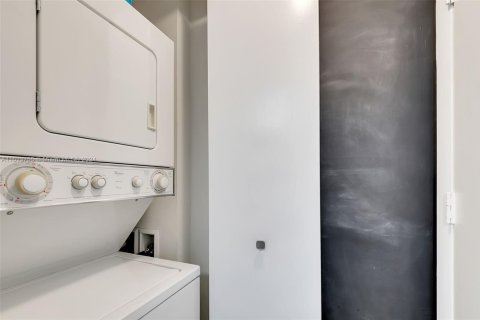 Copropriété à vendre à Miami, Floride: 1 chambre, 74.69 m2 № 1863762 - photo 6