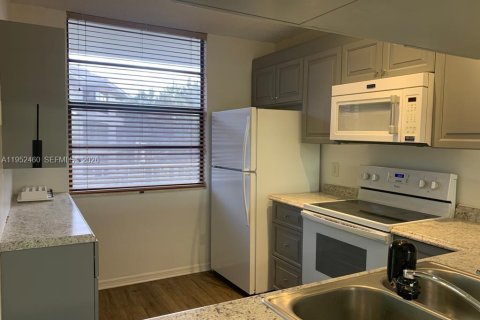 Condo in Davie, Florida, 3 bedrooms  № 2006678 - photo 3