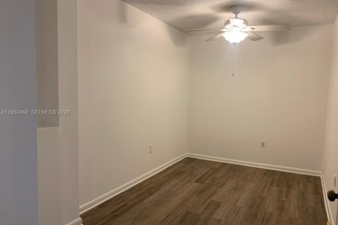 Condo in Davie, Florida, 3 bedrooms  № 2006678 - photo 14