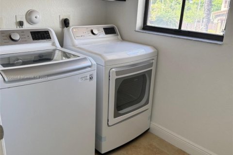 Купить виллу или дом в Дорал, Флорида 3 спальни, 228.73м2, № 1691449 - фото 11