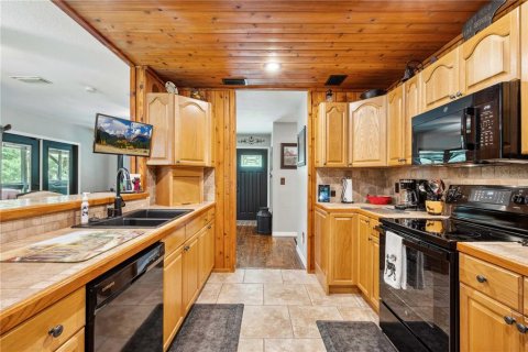 Купить виллу или дом в Уэбстер, Флорида 9 комнат, 124.49м2, № 1690629 - фото 17