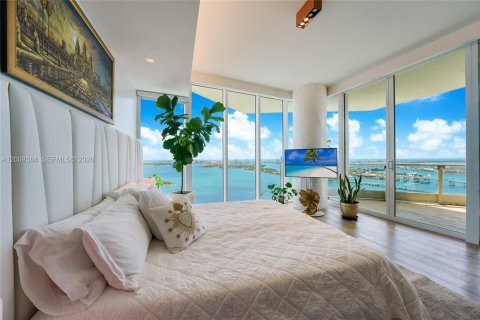 Condo in Miami, Florida, 4 bedrooms № 2073318 - photo 9