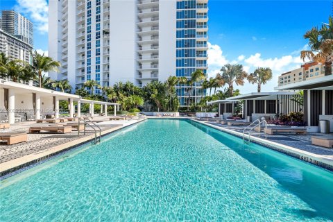 Condo in Miami, Florida, 4 bedrooms № 2073318 - photo 30