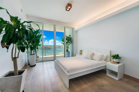 Condo in Miami, Florida, 4 bedrooms № 2073318 - photo 19