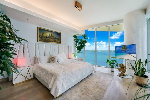 Condo in Miami, Florida, 4 bedrooms № 2073318 - photo 8
