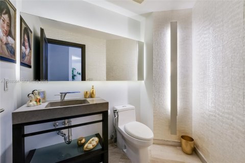 Condo in Miami, Florida, 4 bedrooms № 2073318 - photo 23