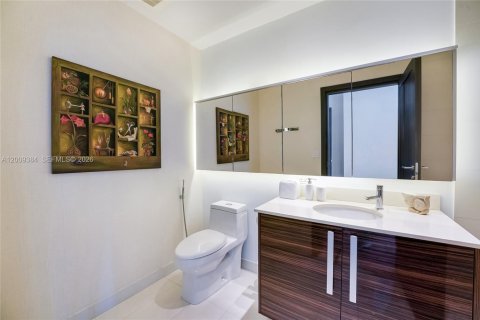 Condo in Miami, Florida, 4 bedrooms № 2073318 - photo 16