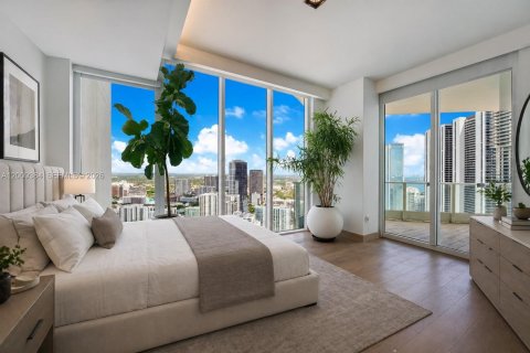 Condo in Miami, Florida, 4 bedrooms № 2073318 - photo 15