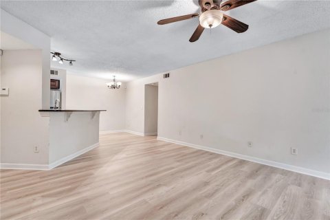 Copropriété à louer à Orlando, Floride: 2 chambres, 86.77 m2 № 2394024 - photo 8