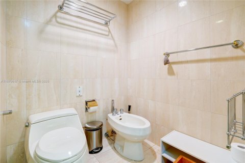 Condominio en venta en Aventura, Florida, 2 dormitorios, 162.58 m2 № 1979904 - foto 24