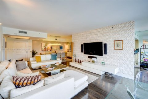 Condominio en venta en Aventura, Florida, 2 dormitorios, 162.58 m2 № 1979904 - foto 2