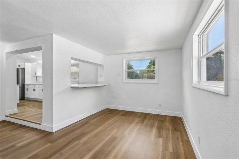 Casa en venta en Orlando, Florida, 4 dormitorios, 209.03 m2 № 2324221 - foto 11
