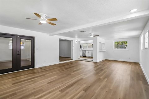 Casa en venta en Orlando, Florida, 4 dormitorios, 209.03 m2 № 2324221 - foto 7