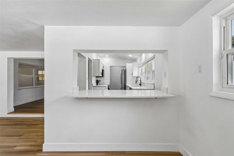 Casa en venta en Orlando, Florida, 4 dormitorios, 209.03 m2 № 2324221 - foto 17