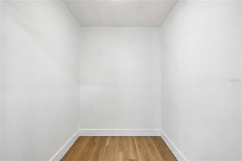Casa en venta en Orlando, Florida, 4 dormitorios, 209.03 m2 № 2324221 - foto 30
