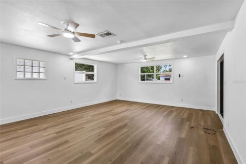 Casa en venta en Orlando, Florida, 4 dormitorios, 209.03 m2 № 2324221 - foto 5