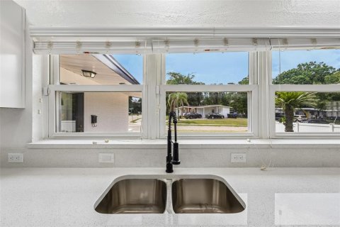 Casa en venta en Orlando, Florida, 4 dormitorios, 209.03 m2 № 2324221 - foto 22