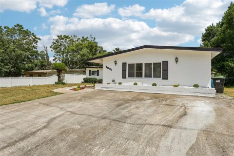 Casa en venta en Orlando, Florida, 4 dormitorios, 209.03 m2 № 2324221 - foto 2