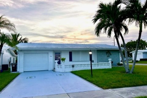 Casa en venta en Boynton Beach, Florida, 2 dormitorios, 146.97 m2 № 1736425 - foto 1