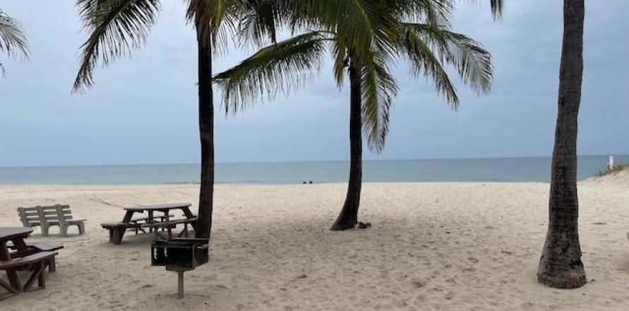 Condo in Pompano Beach, Florida, 2 bedrooms  № 1216229