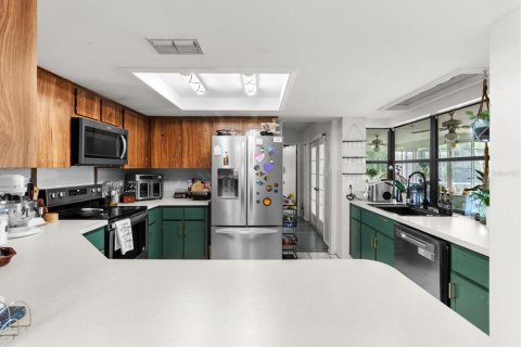 House in Spring Hill, Florida 3 bedrooms, 151.62 sq.m. № 1850127 - photo 8