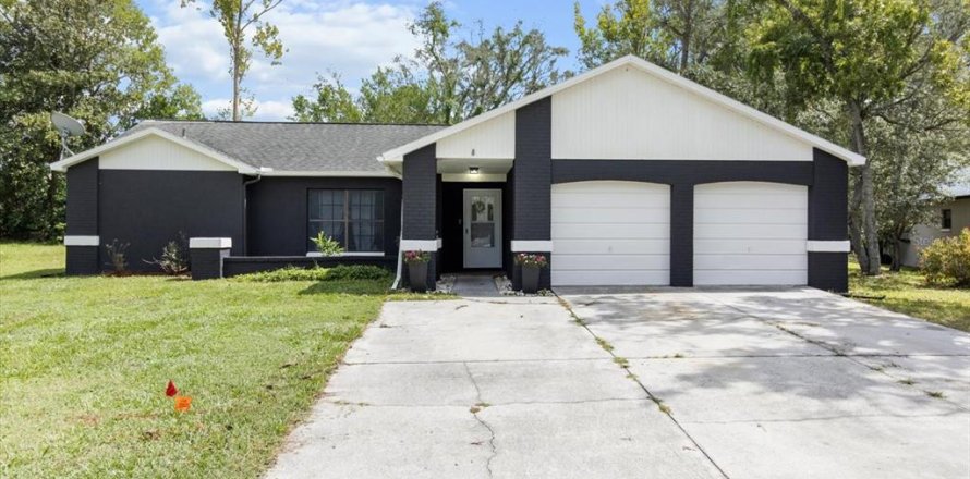 House in Spring Hill, Florida 3 bedrooms, 151.62 sq.m. № 1850127