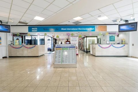 Купить коммерческую недвижимость в Майами, Флорида № 2035311 - фото 9