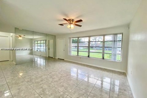 Villa ou maison à vendre à Sunrise, Floride: 2 chambres, 89.37 m2 № 1836461 - photo 4